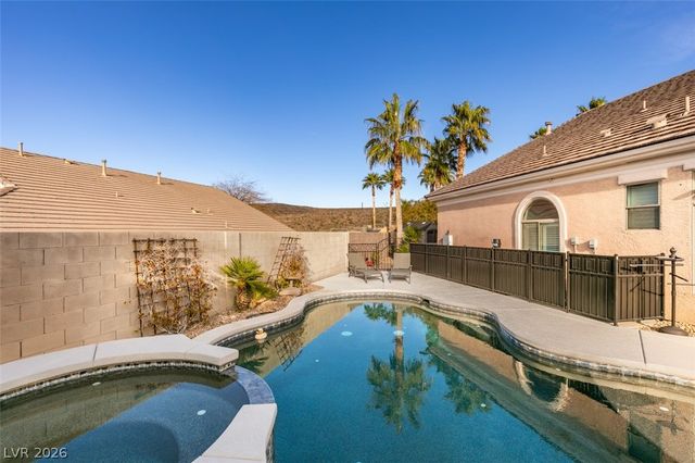 2042 Poetry Avenue, Henderson, NV 89052