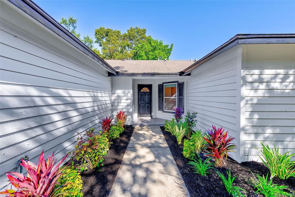 Image 2 of property listing at 4607 W LOUGHMAN STREET, Tampa, FL 33616