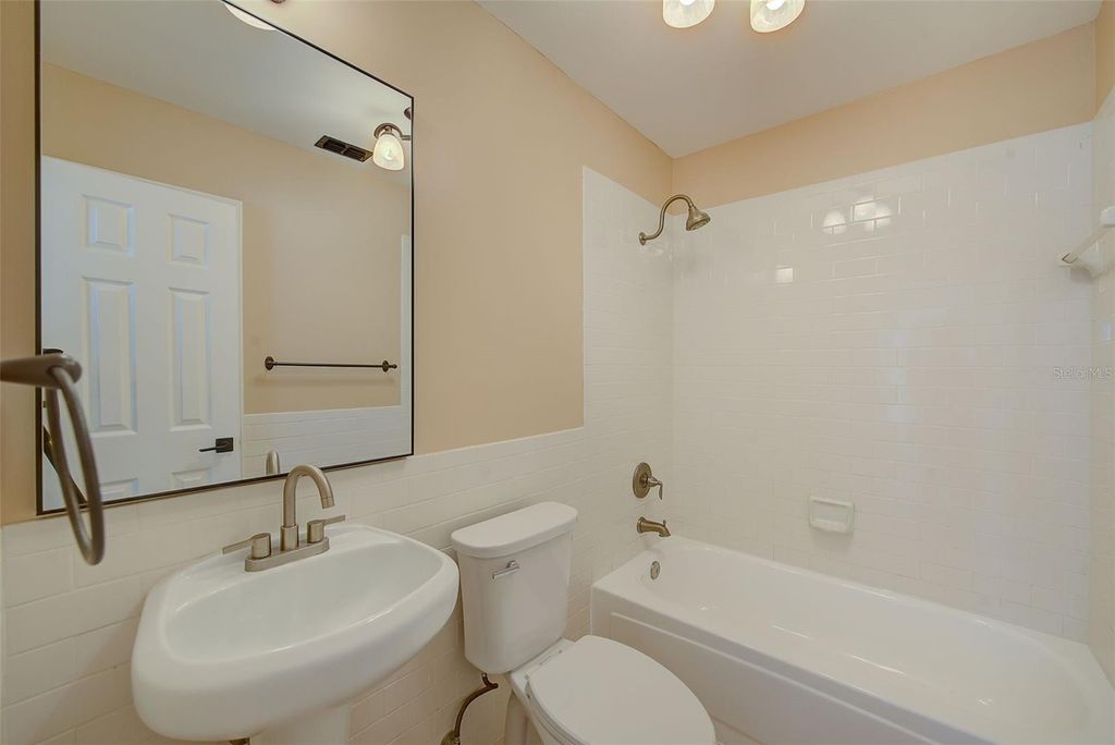 Image 19 of property listing at 4607 W LOUGHMAN STREET, Tampa, FL 33616