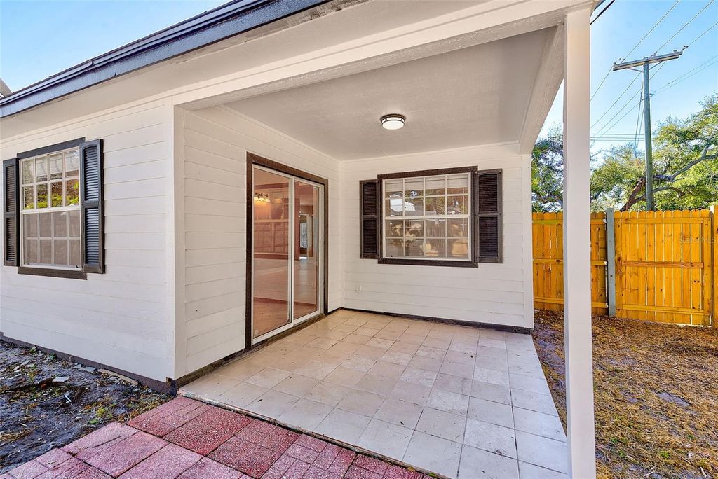 Image 23 of property listing at 4607 W LOUGHMAN STREET, Tampa, FL 33616