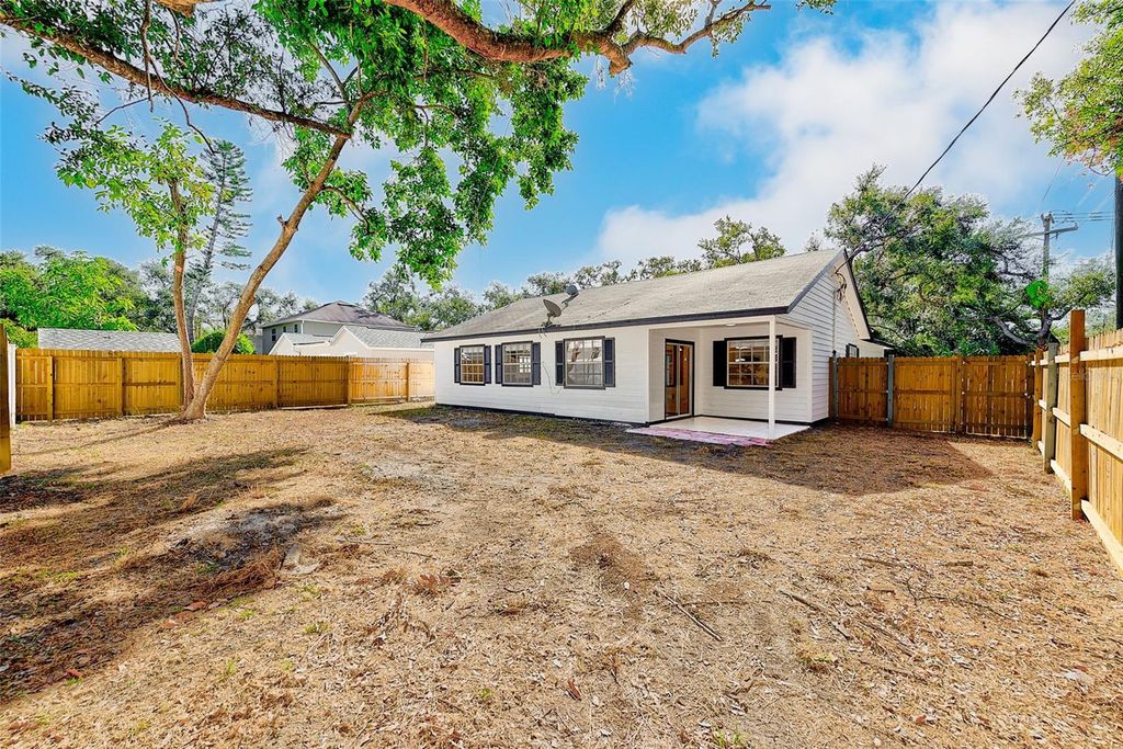 Image 24 of property listing at 4607 W LOUGHMAN STREET, Tampa, FL 33616