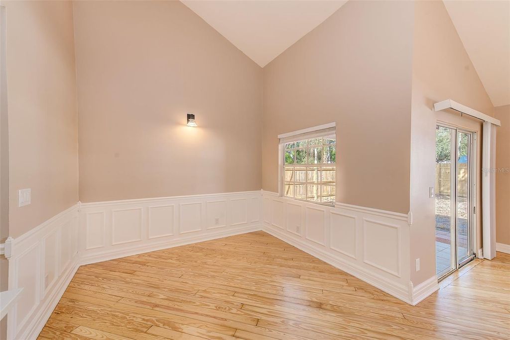 Image 7 of property listing at 4607 W LOUGHMAN STREET, Tampa, FL 33616