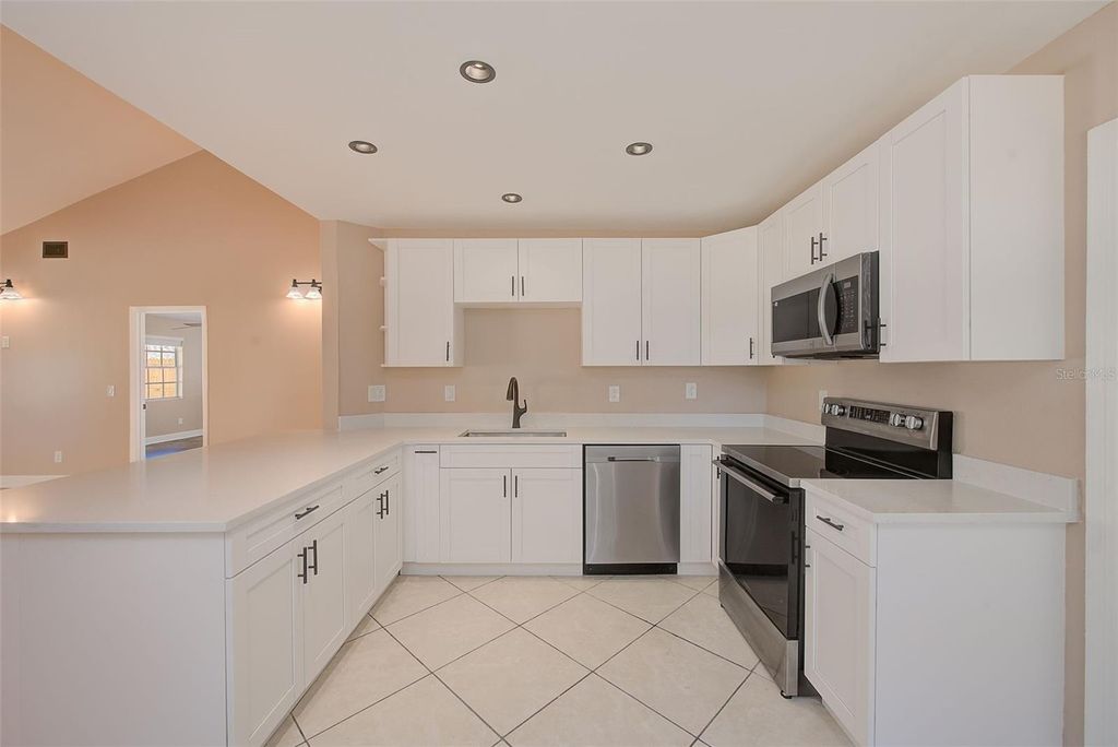 Image 9 of property listing at 4607 W LOUGHMAN STREET, Tampa, FL 33616