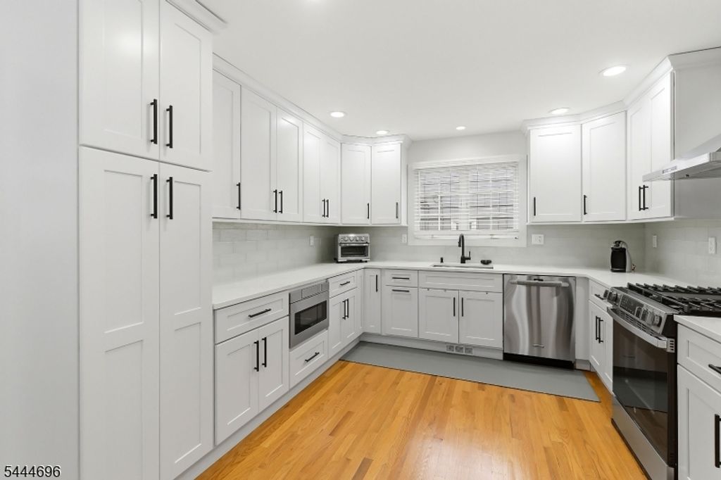 538 Willow Ave, Garwood Boro, NJ 07027