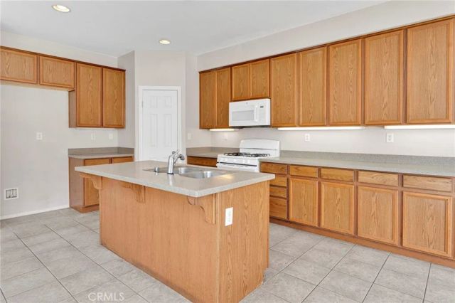 12483 Ava Loma, Victorville, CA 92392