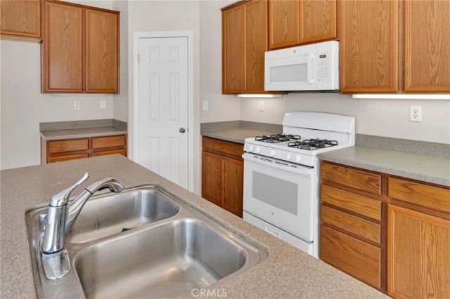 12483 Ava Loma, Victorville, CA 92392