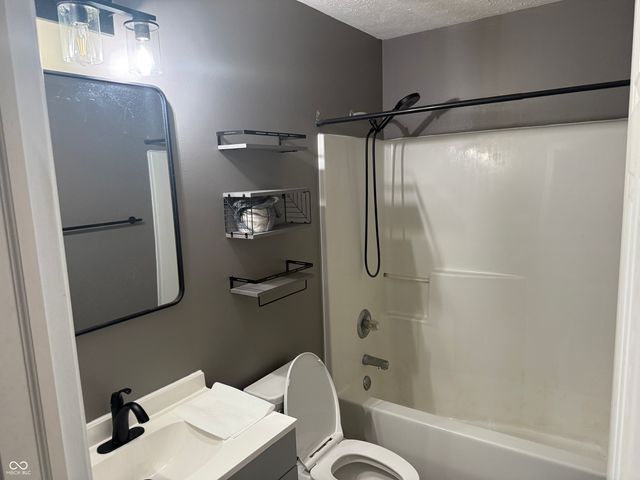 1394 Valley Forge Drive, Indianapolis, IN 46234