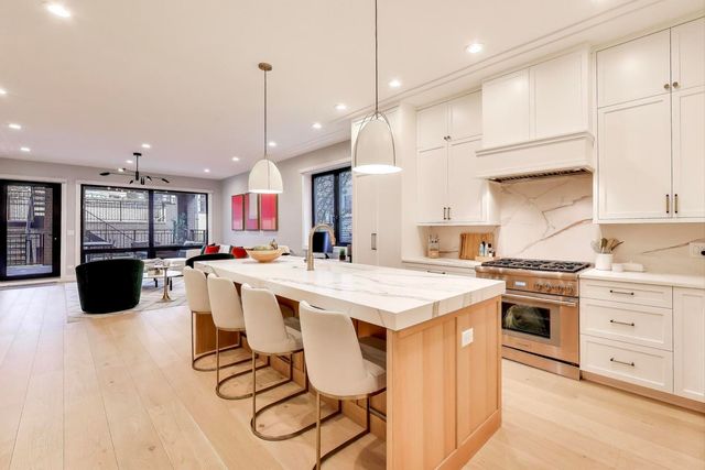 1644 W Diversey Parkway 1, Chicago, IL 60614