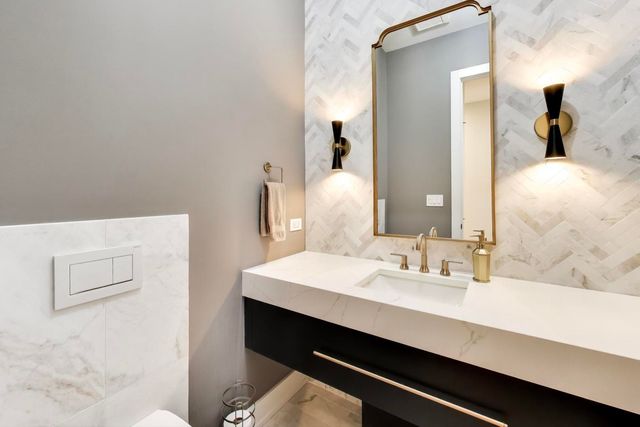 1644 W Diversey Parkway 1, Chicago, IL 60614