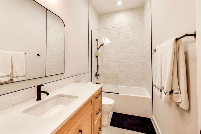 1644 W Diversey Parkway 1, Chicago, IL 60614