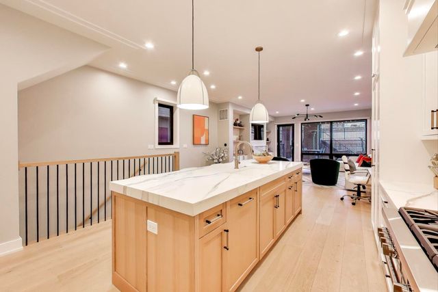 1644 W Diversey Parkway 1, Chicago, IL 60614