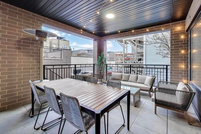 1644 W Diversey Parkway 1, Chicago, IL 60614