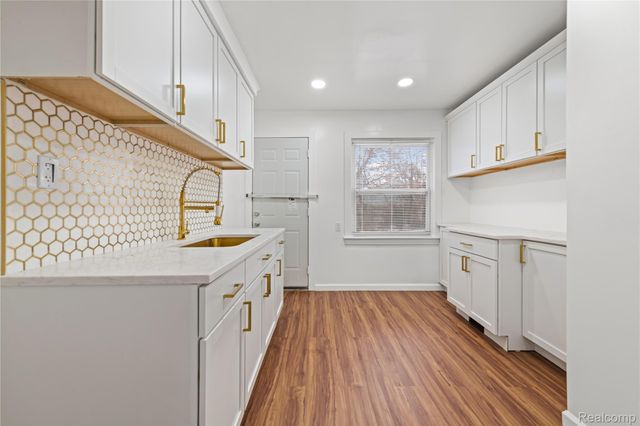 17179 Ontario Street, Detroit, MI 48224