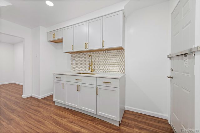 17179 Ontario Street, Detroit, MI 48224