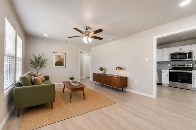 1318 Raines Street, Arlington, TX 76010