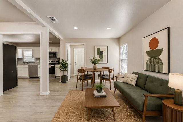 1318 Raines Street, Arlington, TX 76010