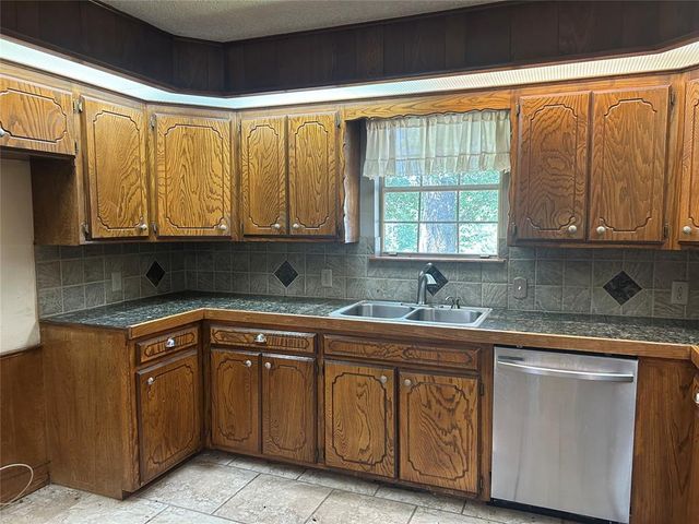 106508 S 3410 Road, Meeker, OK 74855