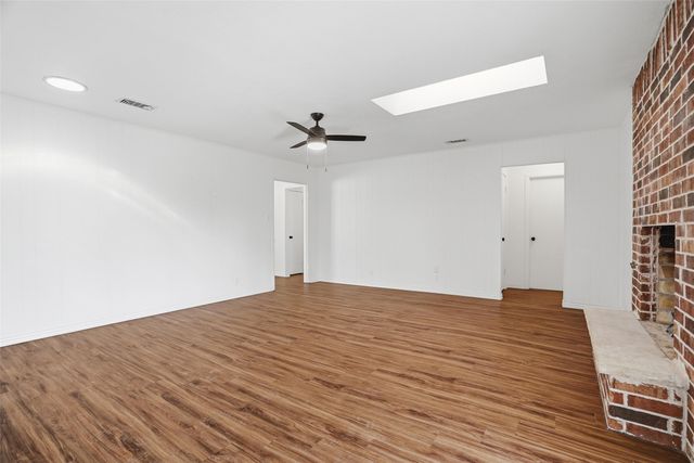 8013 Carrick Street, Benbrook, TX 76116