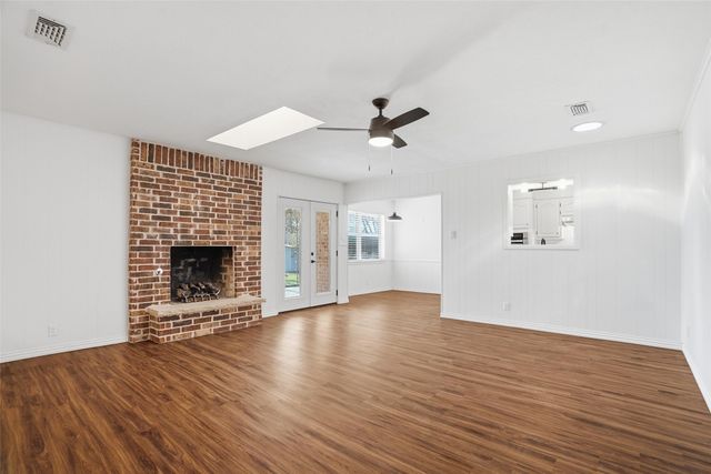 8013 Carrick Street, Benbrook, TX 76116