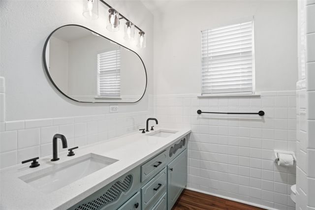 8013 Carrick Street, Benbrook, TX 76116