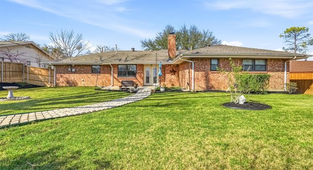 8013 Carrick Street, Benbrook, TX 76116