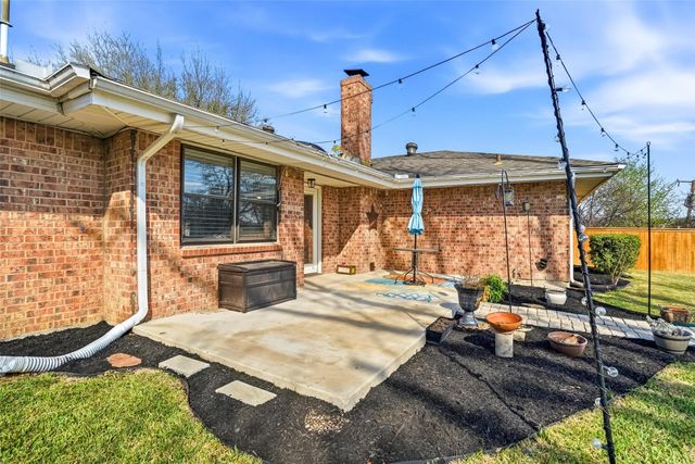 8013 Carrick Street, Benbrook, TX 76116