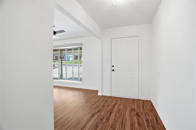 8013 Carrick Street, Benbrook, TX 76116