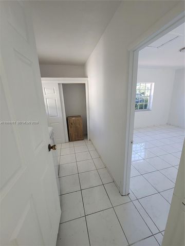 12305 SW 42nd St, Miami, FL 33175