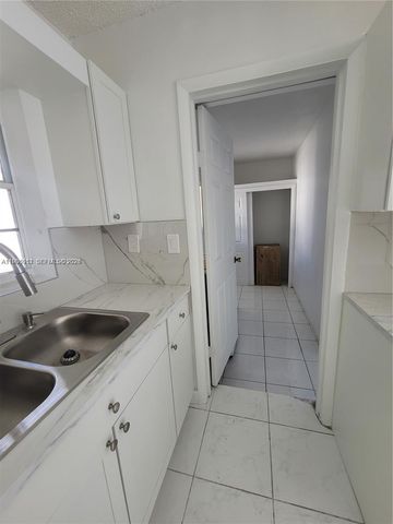 12305 SW 42nd St, Miami, FL 33175