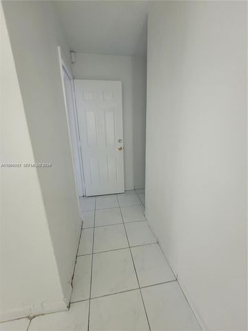 12305 SW 42nd St, Miami, FL 33175