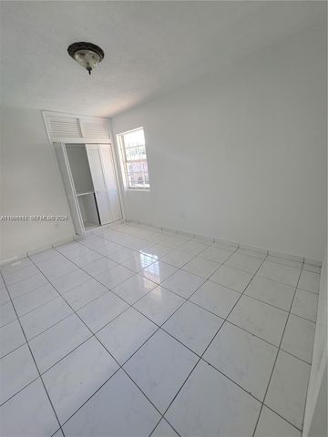 12305 SW 42nd St, Miami, FL 33175