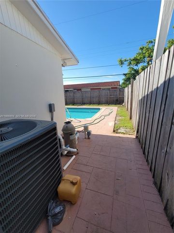 12305 SW 42nd St, Miami, FL 33175