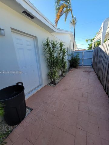 12305 SW 42nd St, Miami, FL 33175