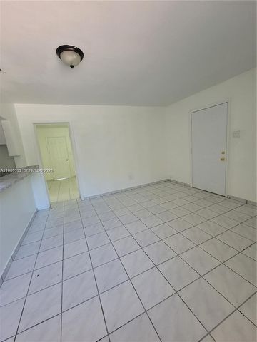 12305 SW 42nd St, Miami, FL 33175