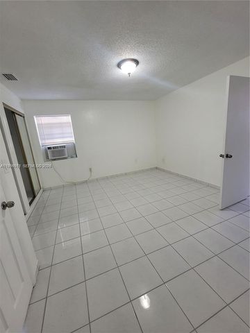 12305 SW 42nd St, Miami, FL 33175