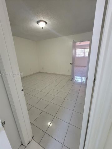 12305 SW 42nd St, Miami, FL 33175