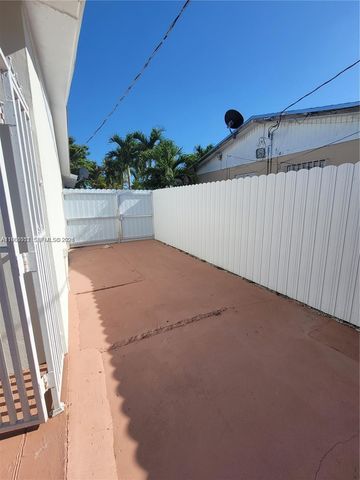 12305 SW 42nd St, Miami, FL 33175