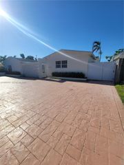 12305 SW 42nd St, Miami, FL 33175