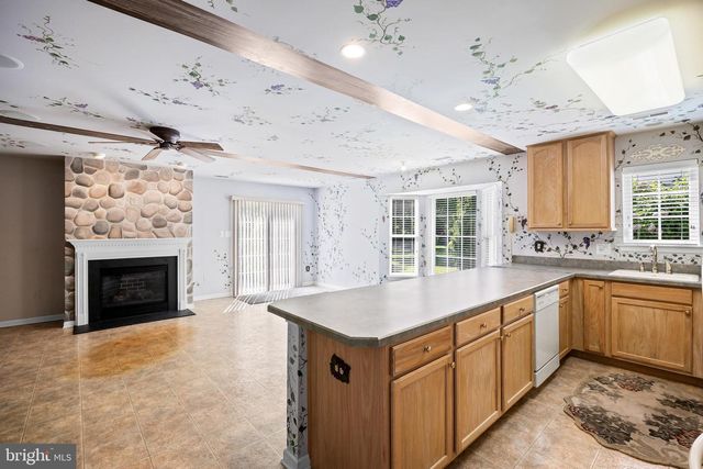 16 MASON DR, Berlin, NJ 08009