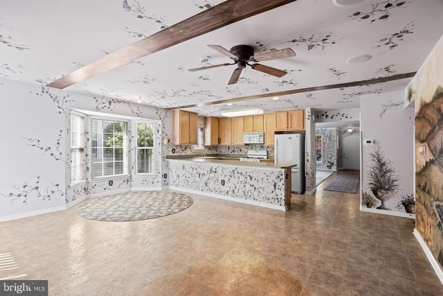16 MASON DR, Berlin, NJ 08009