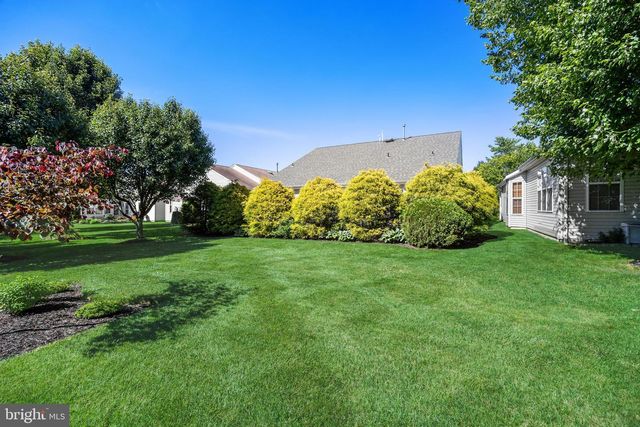 16 MASON DR, Berlin, NJ 08009
