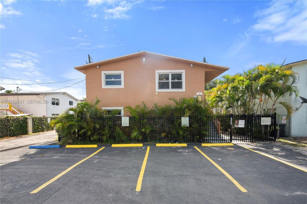 608 SW 16th Avenue, Fort Lauderdale, FL 33312