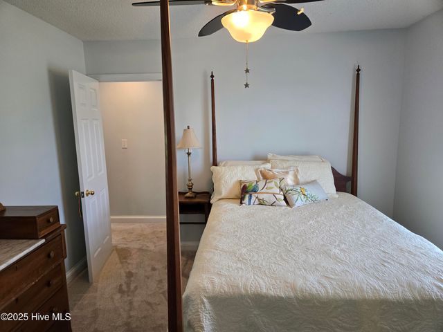 121 Schley Avenue, Lake Waccamaw, NC 28450