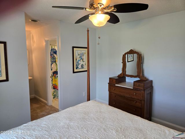 121 Schley Avenue, Lake Waccamaw, NC 28450