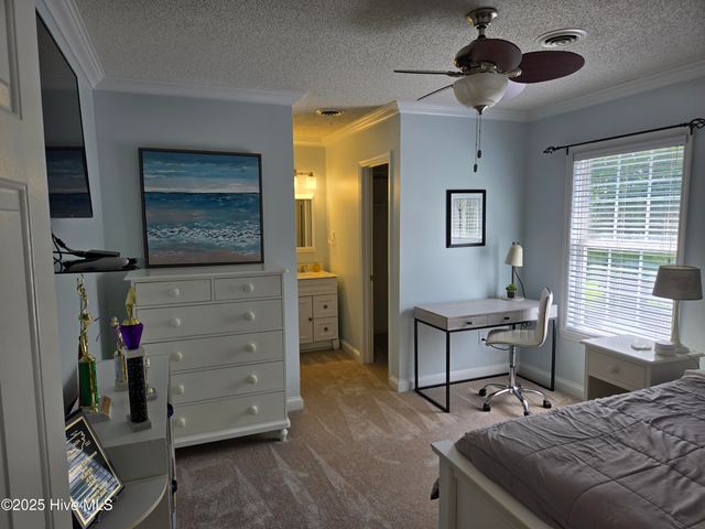 121 Schley Avenue, Lake Waccamaw, NC 28450