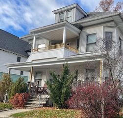52 Wilmont St, Springfield, MA 01108