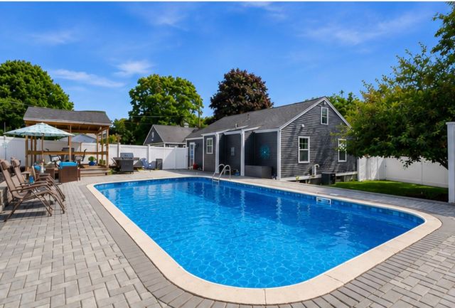 3811 Mendon Road, Cumberland, RI 02864