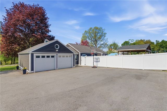 3811 Mendon Road, Cumberland, RI 02864
