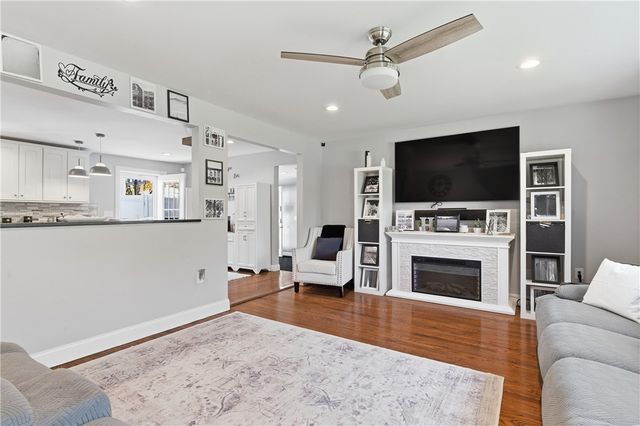 3811 Mendon Road, Cumberland, RI 02864