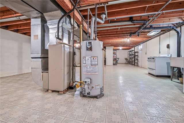 2913 SARANAC DRIVE, South Pymatuning Twp, PA 16150